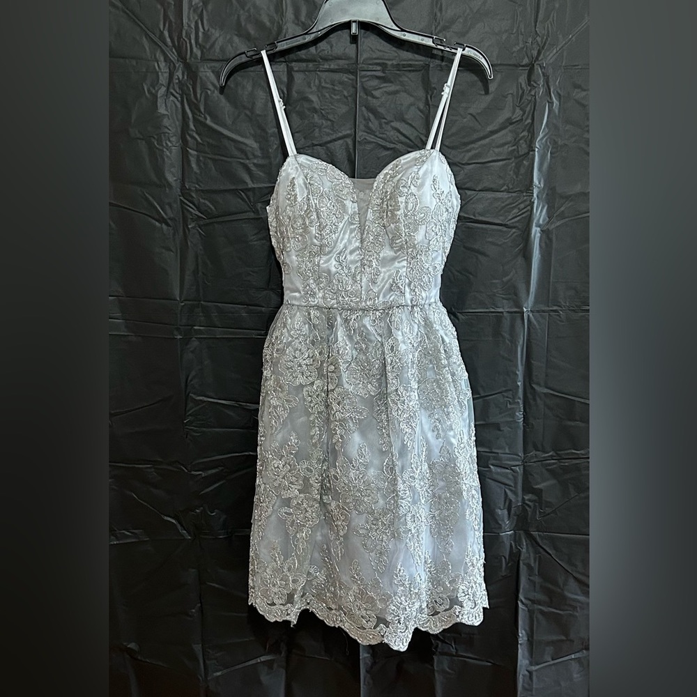 Beautiful TLC Say yes to the dress in silver color and 1/2 in size